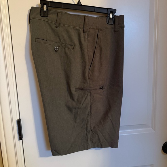 Men's Lee Performance Series Tri-Flex Gray Shorts, Size 36. - Picture 6 of 14